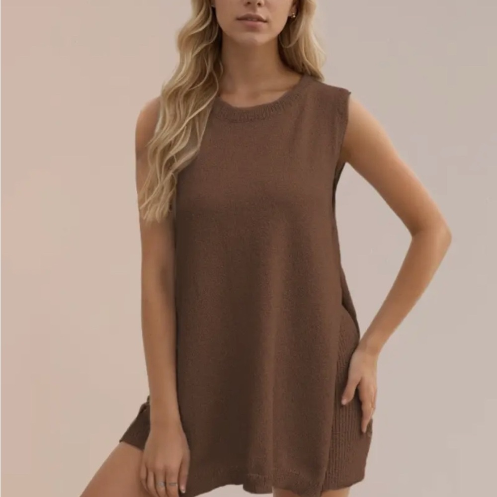 Sleeveless Brown Knit Set